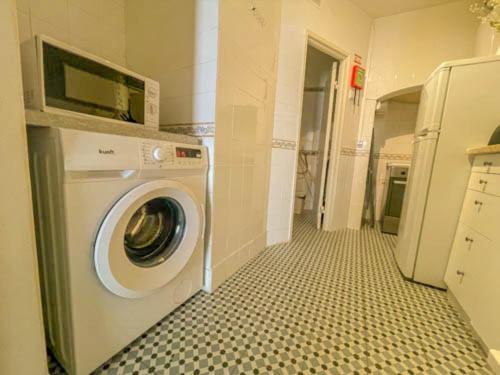 Historical Bica - 3 Bedroom Apartment Lisbon Bagian luar foto